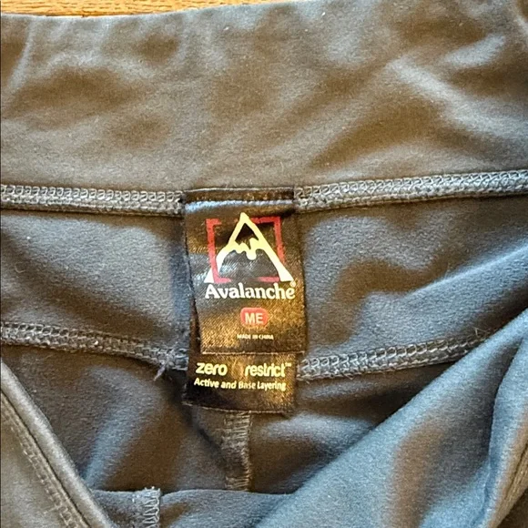 NWT Avalanche Fleece Lined Leggings - M - Picture 7 of 8